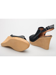 Sandały damskie na koturnie czarne skórzane ażurowe