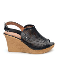 Sandały damskie na koturnie czarne skórzane ażurowe