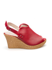 Sandały damskie na koturnie czerwone skórzane ażurowe