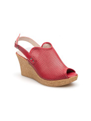 Sandały damskie na koturnie czerwone skórzane ażurowe