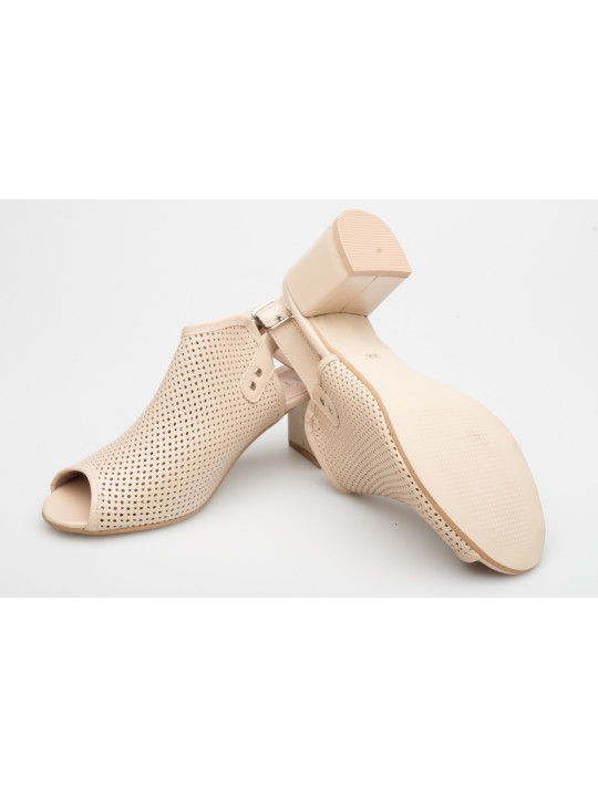 Sandały ażurowe na słupku damskie zakryte skórzane beżowe
