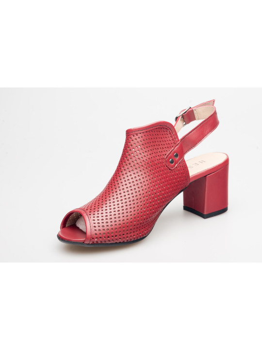 Sandały damskie na koturnie czerwone skórzane ażurowe