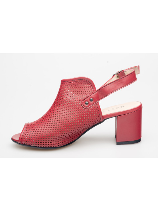 Sandały damskie na koturnie czerwone skórzane ażurowe