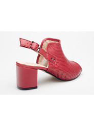 Sandały damskie na koturnie czerwone skórzane ażurowe