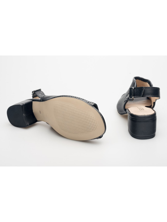 Sandały ażurowe na słupku damskie zakryte skórzane czarne