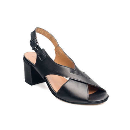 Sandały na słupku skórzane czarne odkryty palec