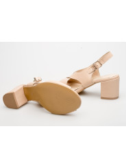 Sandały na słupku skórzane beżowe nude odkryty palec