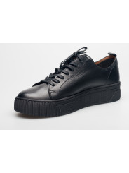 Półbuty damskie skórzane sznurowane sneakersy czarne Produkt Polski