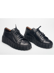 Półbuty damskie skórzane sznurowane sneakersy czarne Produkt Polski