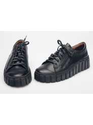 Półbuty damskie skórzane sznurowane sneakersy czarne Produkt Polski