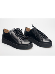 Półbuty damskie skórzane sznurowane sneakersy czarne Produkt Polski