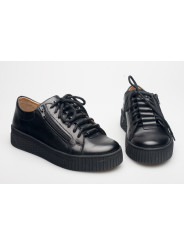 Półbuty damskie skórzane sznurowane sneakersy czarne Produkt Polski