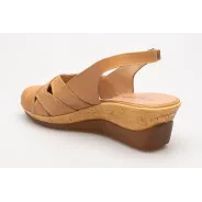 Sandały na koturnie zakryte palce skórzane brązowe PRODUKT POLSKI