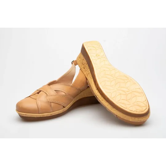 Sandały na koturnie zakryte palce skórzane brązowe PRODUKT POLSKI