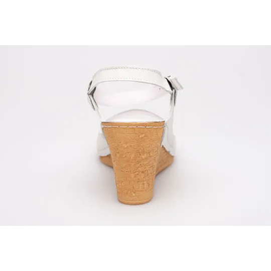 Sandały na koturnie odkryta pięta palce skórzane białe PRODUKT POLSKI