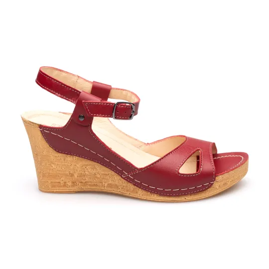 Sandały na koturnie odkryta pięta palce skórzane czerwone PRODUKT POLSKI