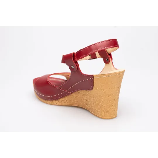 Sandały na koturnie odkryta pięta palce skórzane czerwone PRODUKT POLSKI
