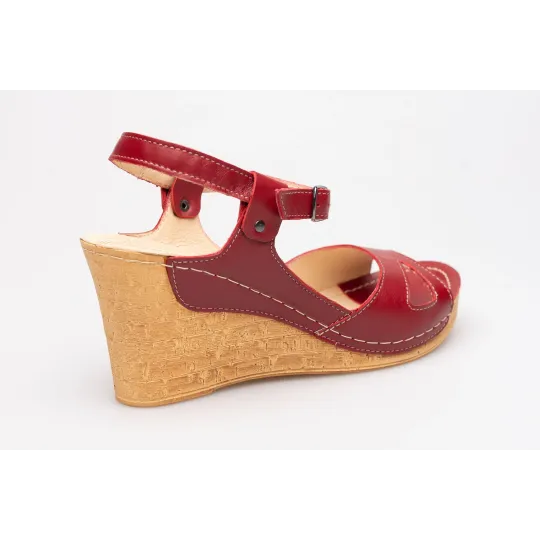 Sandały na koturnie odkryta pięta palce skórzane czerwone PRODUKT POLSKI