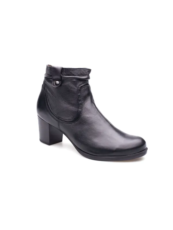 Botki damskie ocieplane na obcasie słupek czarne skózrane Produkt Polski Botki damskie ocieplane na obcasie słupek czarne skózrane Produkt Polski