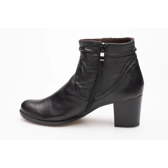 Botki damskie ocieplane na obcasie słupek czarne skórzane Produkt Polski