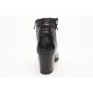 Botki damskie ocieplane na obcasie słupek czarne skózrane Produkt Polski