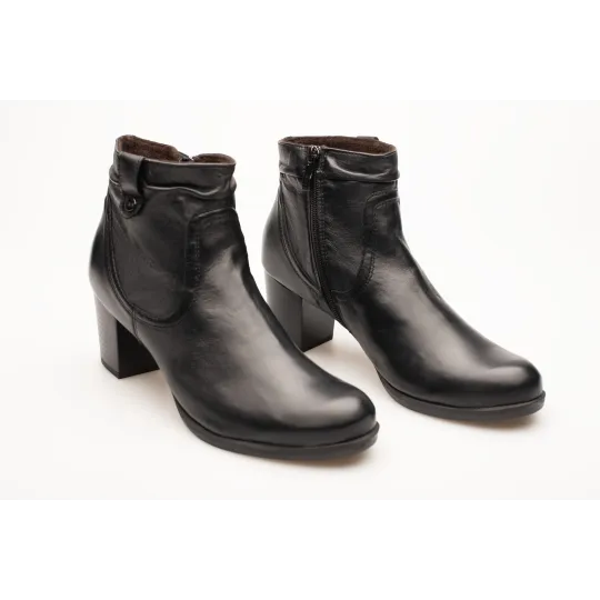 Botki damskie ocieplane na obcasie słupek czarne skórzane Produkt Polski