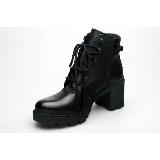 Botki damskie na grubym obcasie sznurowane