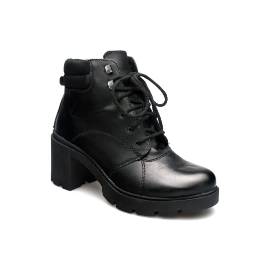 Botki damskie na grubym obcasie sznurowane