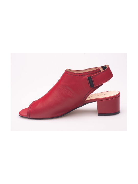 Sandały damskie skórzane na niskim słupku zabudowane czerwone